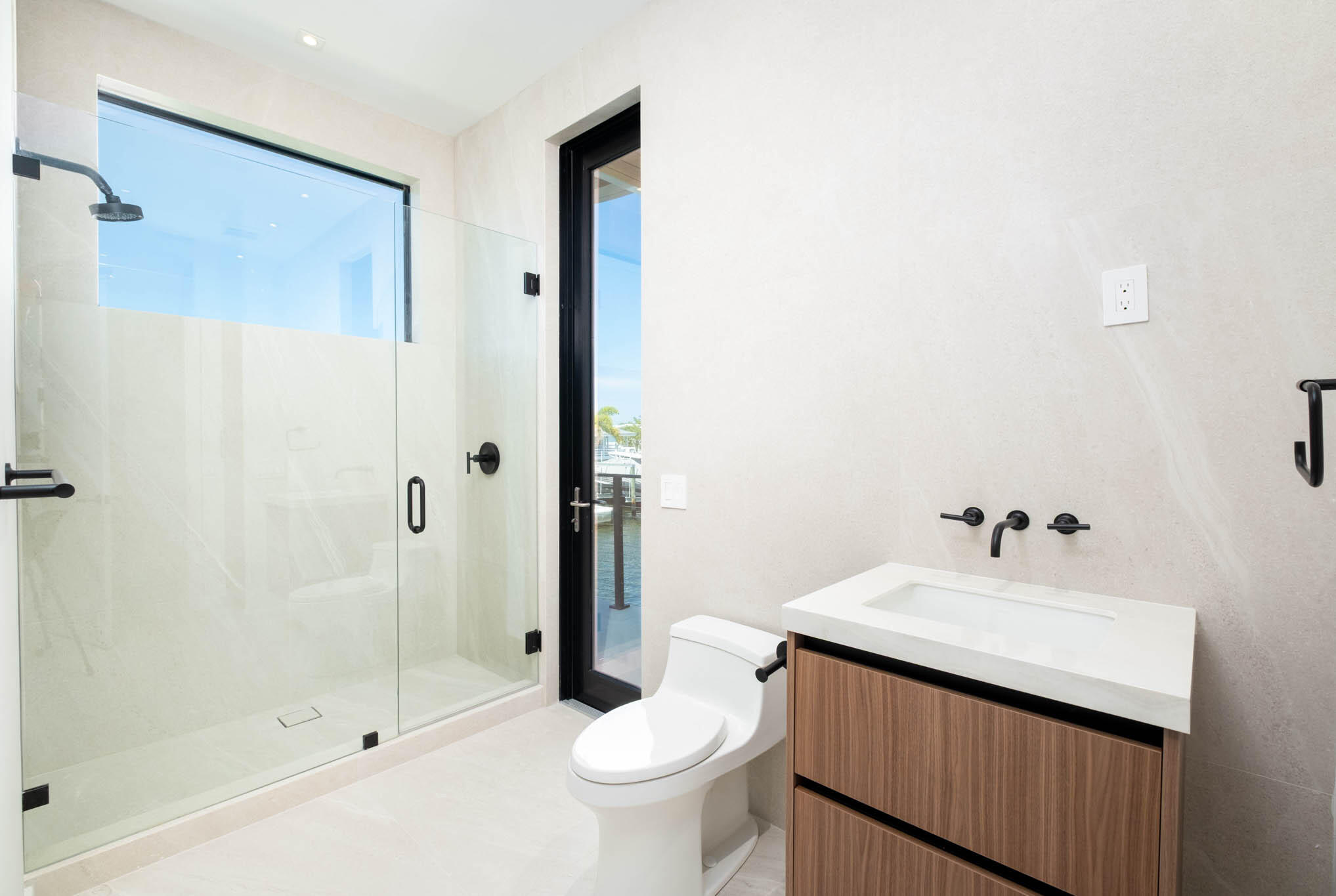 301 Buttonwood Circle, Unit A Key Largo, FL 33037 - Photo 39 of 65 4th Bathroom