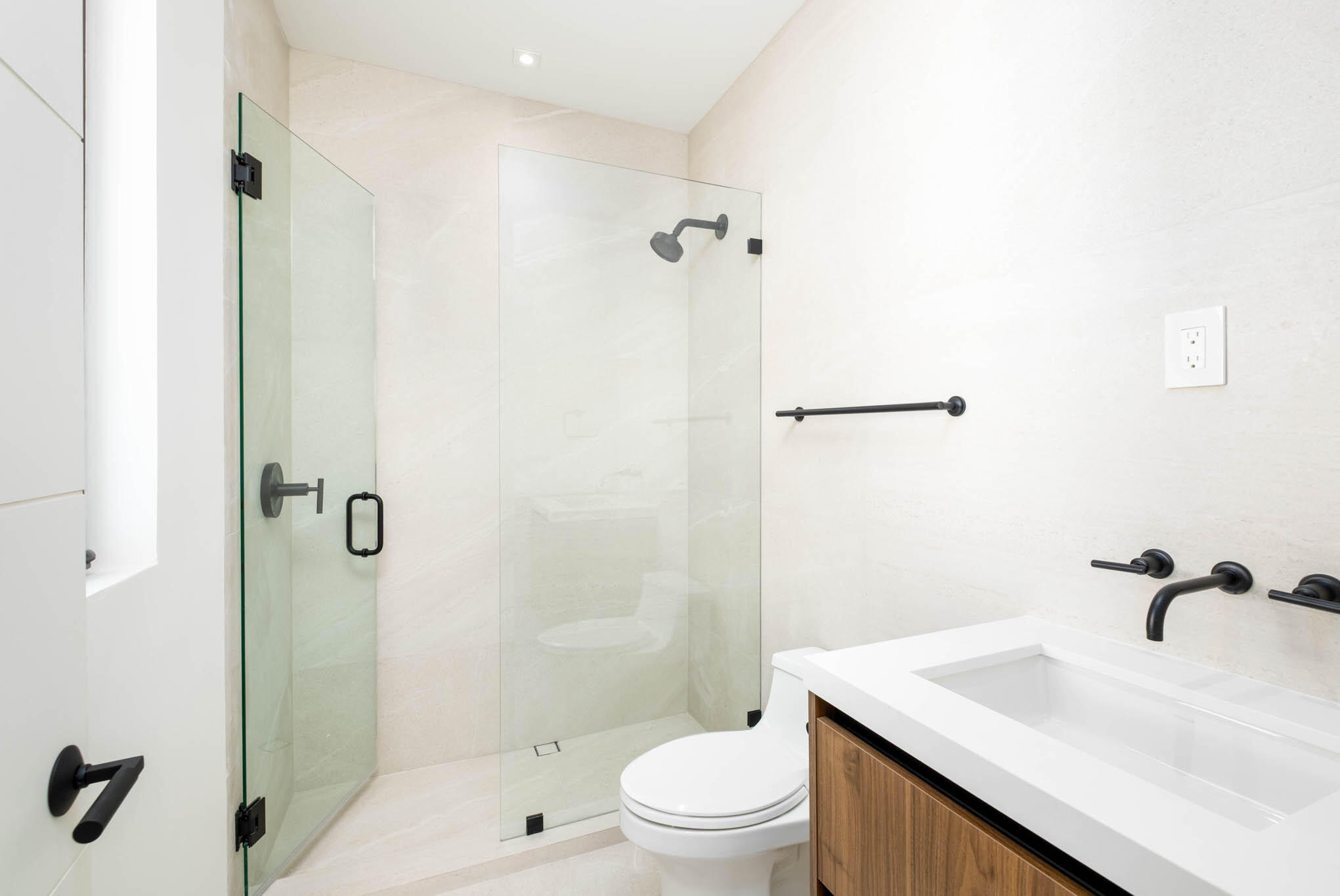 301 Buttonwood Circle, Unit A Key Largo, FL 33037 - Photo 44 of 65 5th Bathroom
