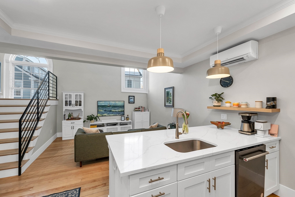 142 Main Street, Unit 2 Amesbury, MA 01913 - Photo 4 of 40