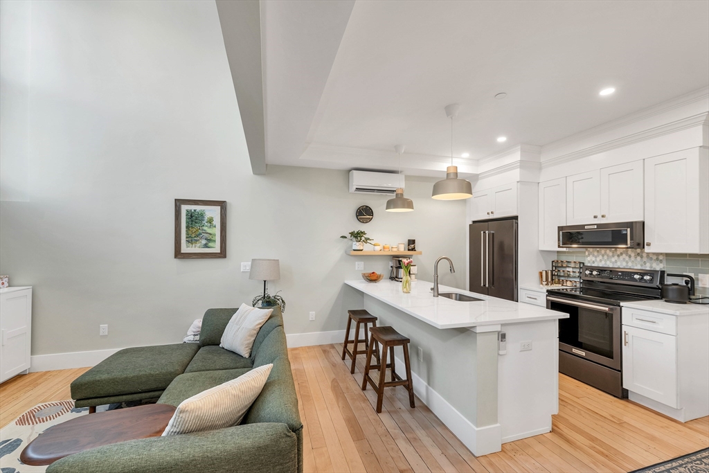 142 Main Street, Unit 2 Amesbury, MA 01913 - Photo 9 of 40
