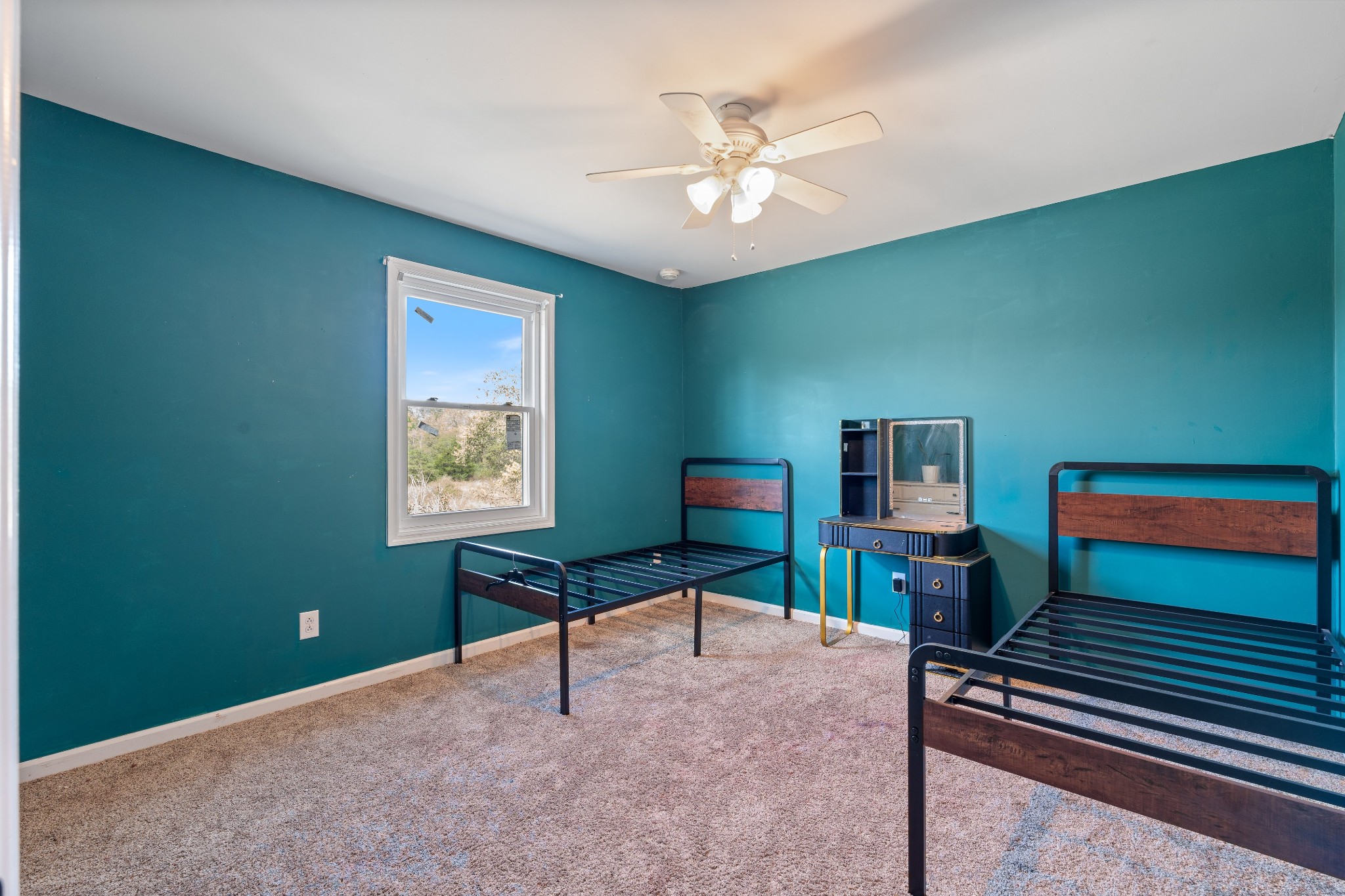 330 John Shaw Road Lewisburg, TN 37091 - Photo 32 of 41 a living room with furniture and a bookshelf