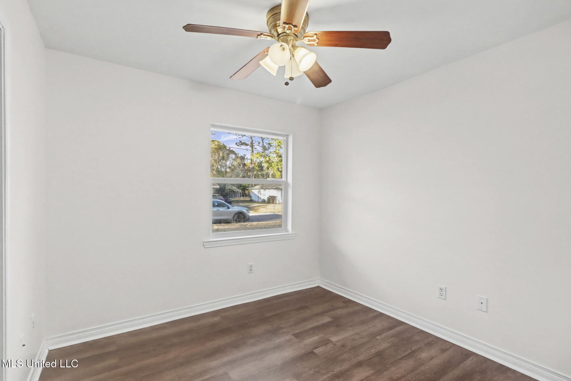 211 Palmyra Street Long Beach, MS 39560 - Photo 13 of 23 IMG_3058_web