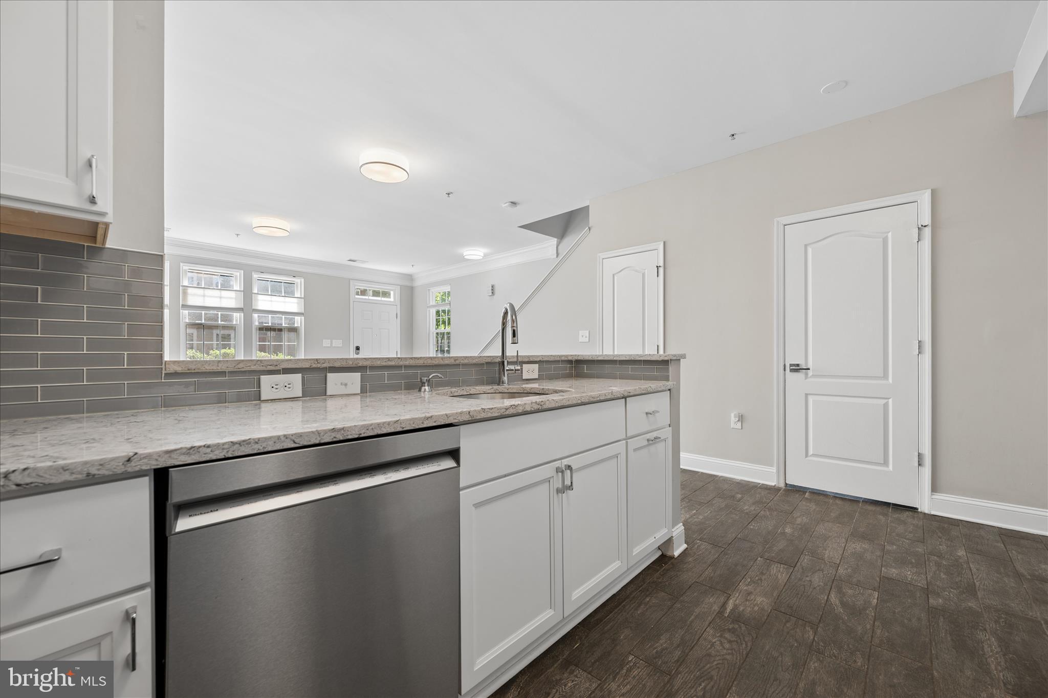 123 Bucksfield Road, Unit 123 Gaithersburg, MD 20878 - Photo 11 of 49 Kitchen