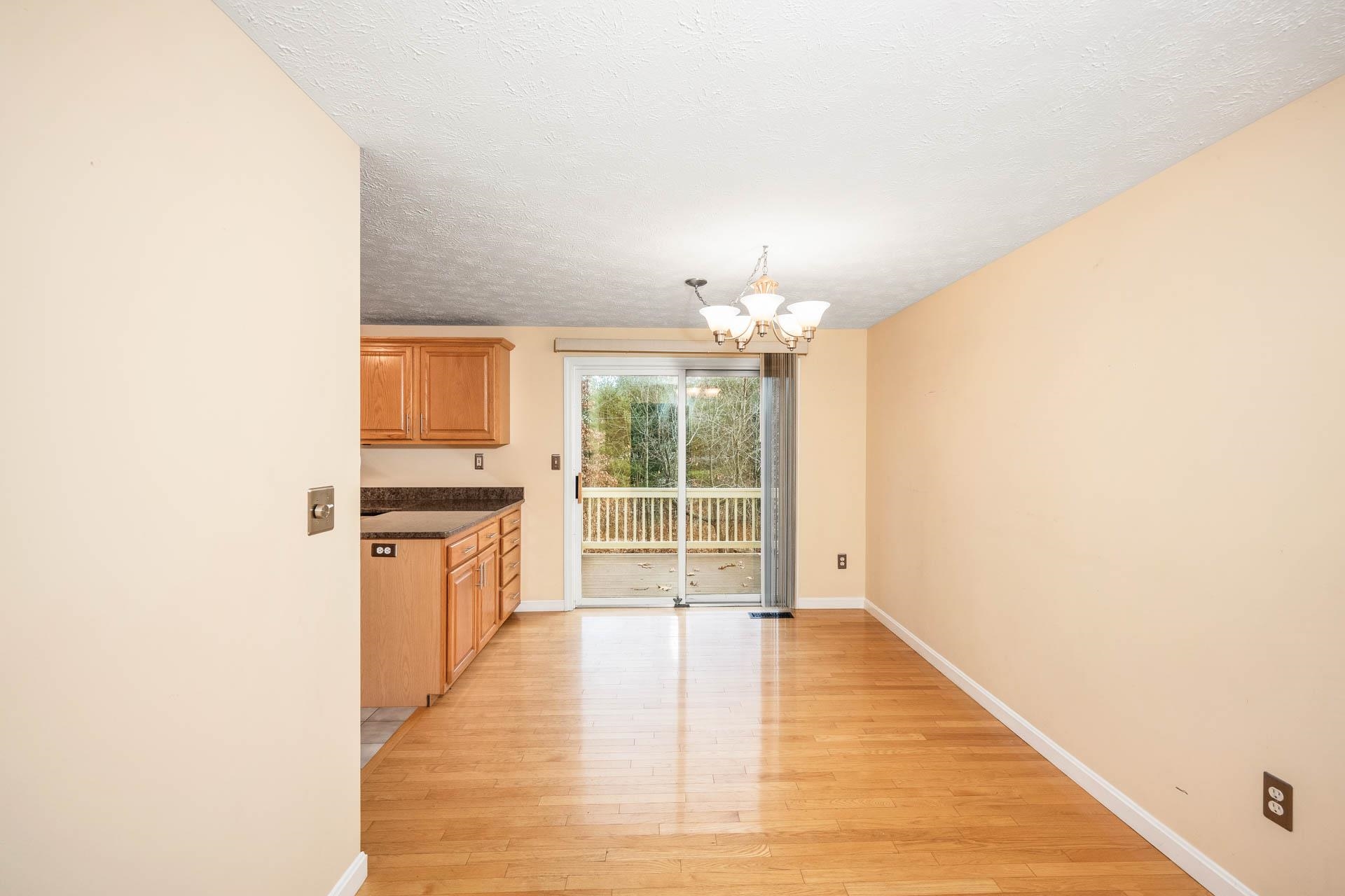52 Preston Field Road Nashua, NH 03064 - Photo 5 of 40