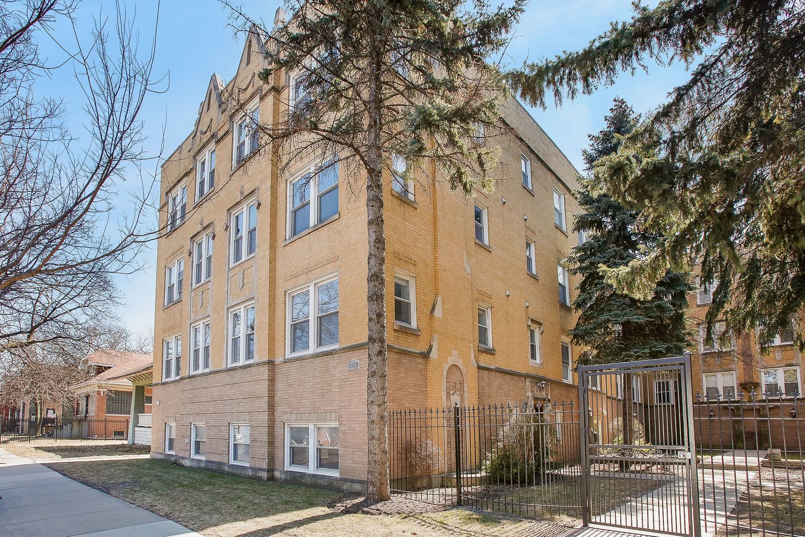 3911 West Addison Street, Unit 3A Chicago, IL 60618 - Photo 1 of 19 Gallery Image 1