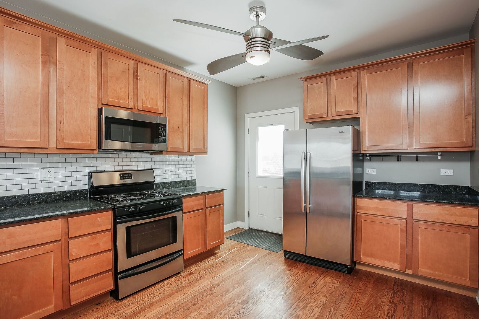 3911 West Addison Street, Unit 3A Chicago, IL 60618 - Photo 4 of 19 Gallery Image 4