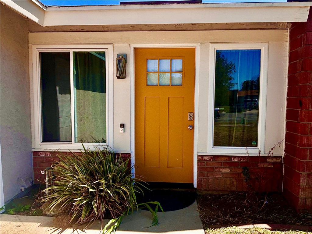 2969 Crestwood Place Riverside, CA 92503 - Photo 3 of 18