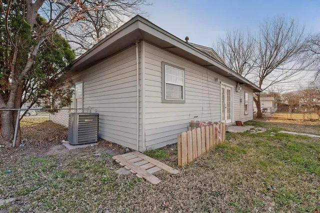 $1,700 | 2321 Blyth Drive, Dallas, TX 75228