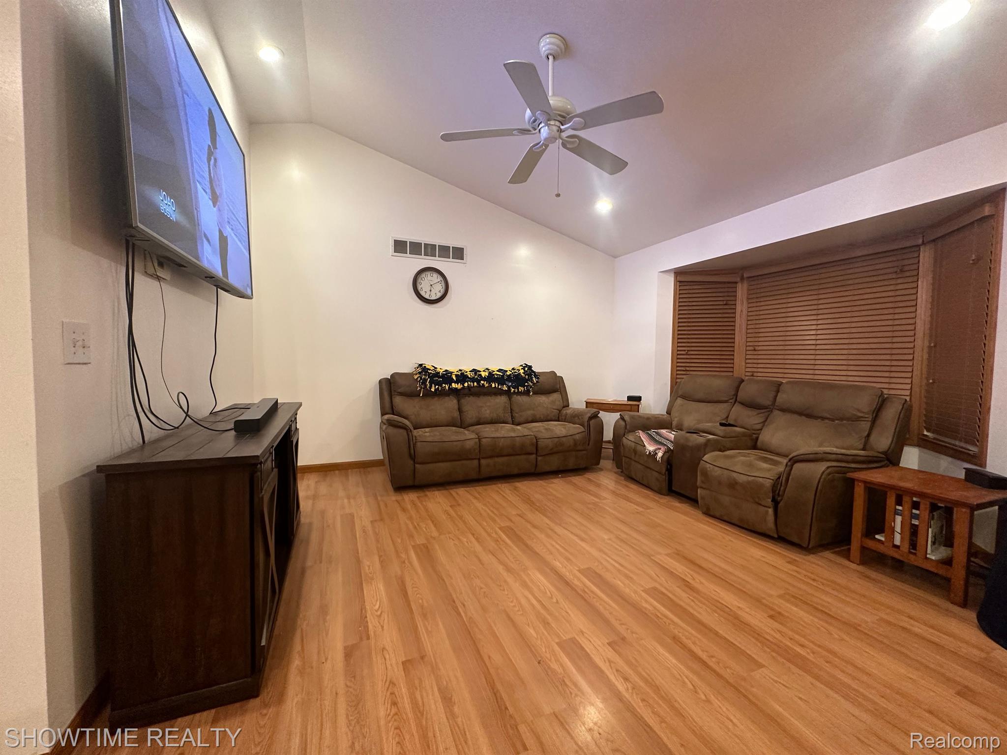 4178 Marathon Road Columbiaville, MI 48421 - Photo 6 of 28 Gallery Image 6