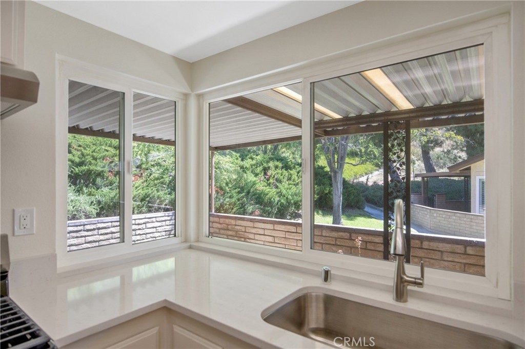 26574 Cardwick Court Newhall, CA 91321 - Photo 11 of 43 Kitchen Quartz Countertops