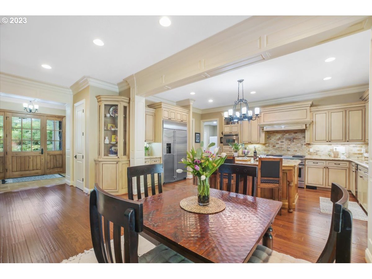 17269 Bryant Road Lake Oswego, OR 97035 - Photo 12 of 48 Gallery Image 12