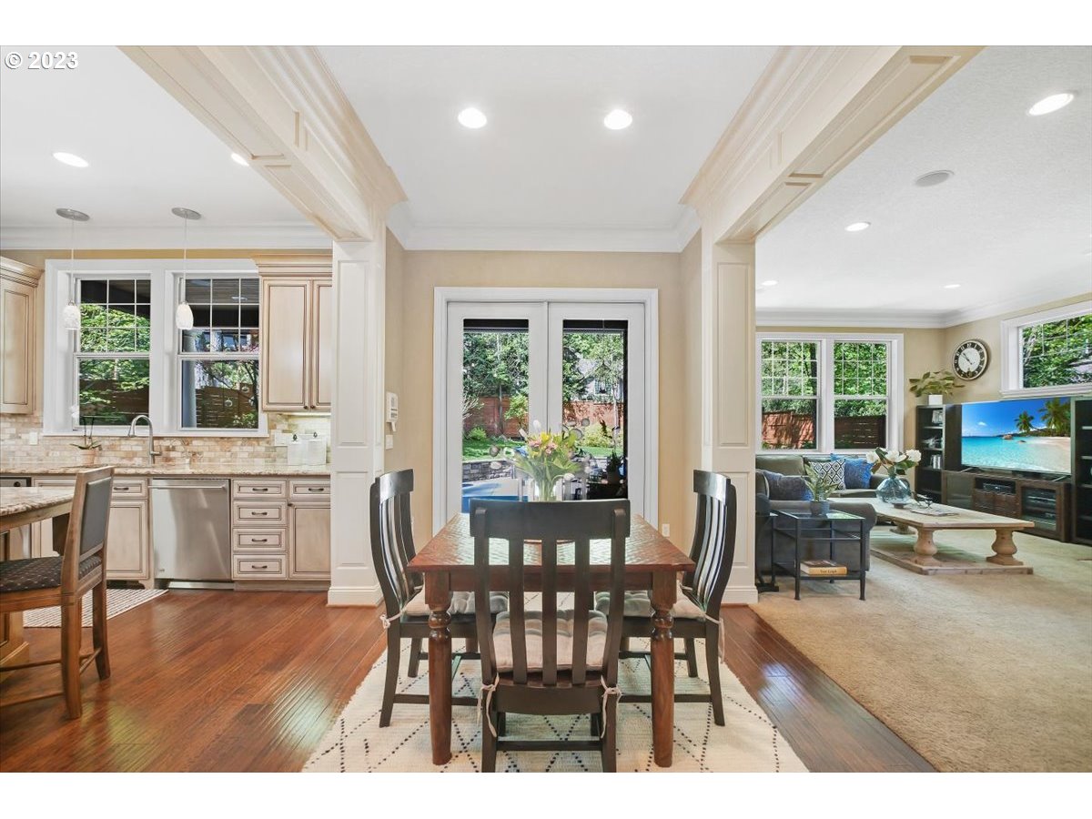 17269 Bryant Road Lake Oswego, OR 97035 - Photo 14 of 48 Gallery Image 14