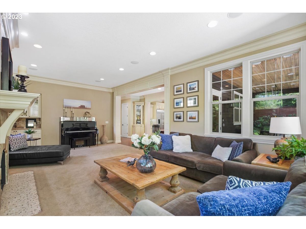 17269 Bryant Road Lake Oswego, OR 97035 - Photo 15 of 48 Gallery Image 15