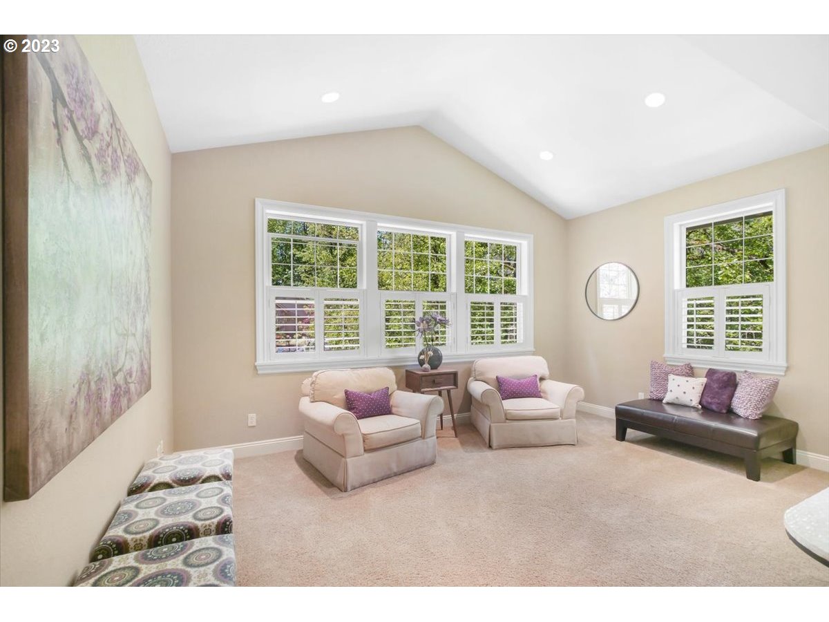 17269 Bryant Road Lake Oswego, OR 97035 - Photo 29 of 48 Gallery Image 29
