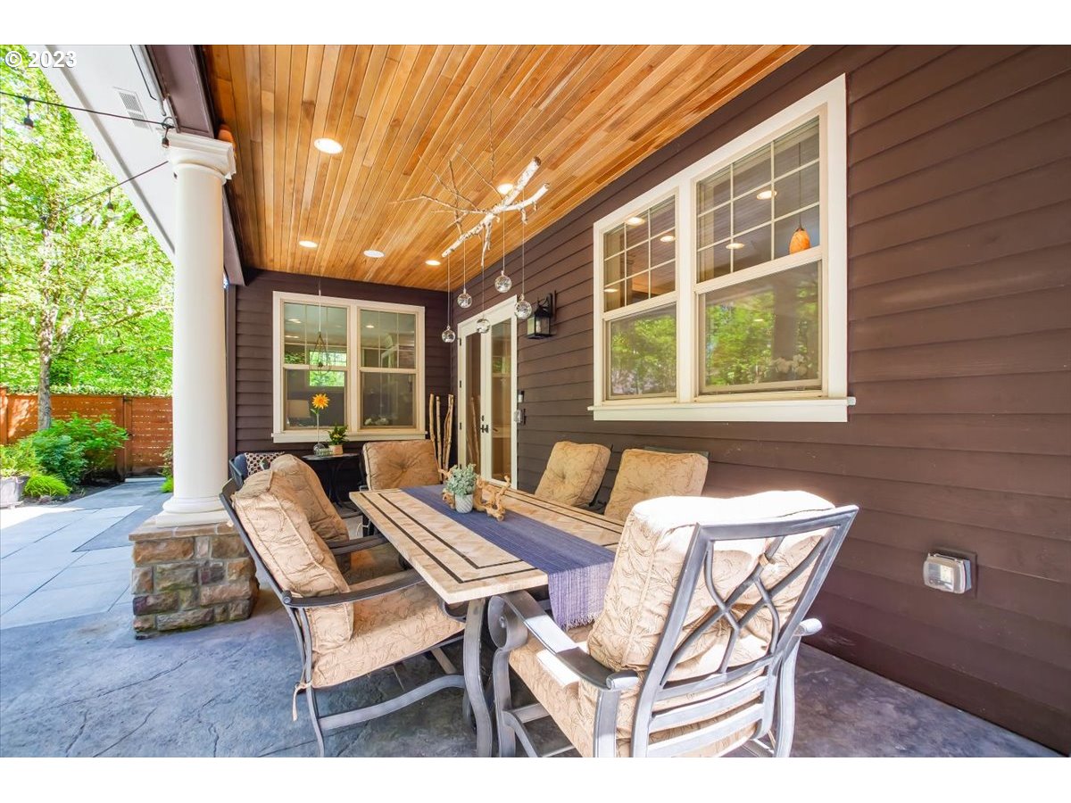 17269 Bryant Road Lake Oswego, OR 97035 - Photo 30 of 48 Gallery Image 30