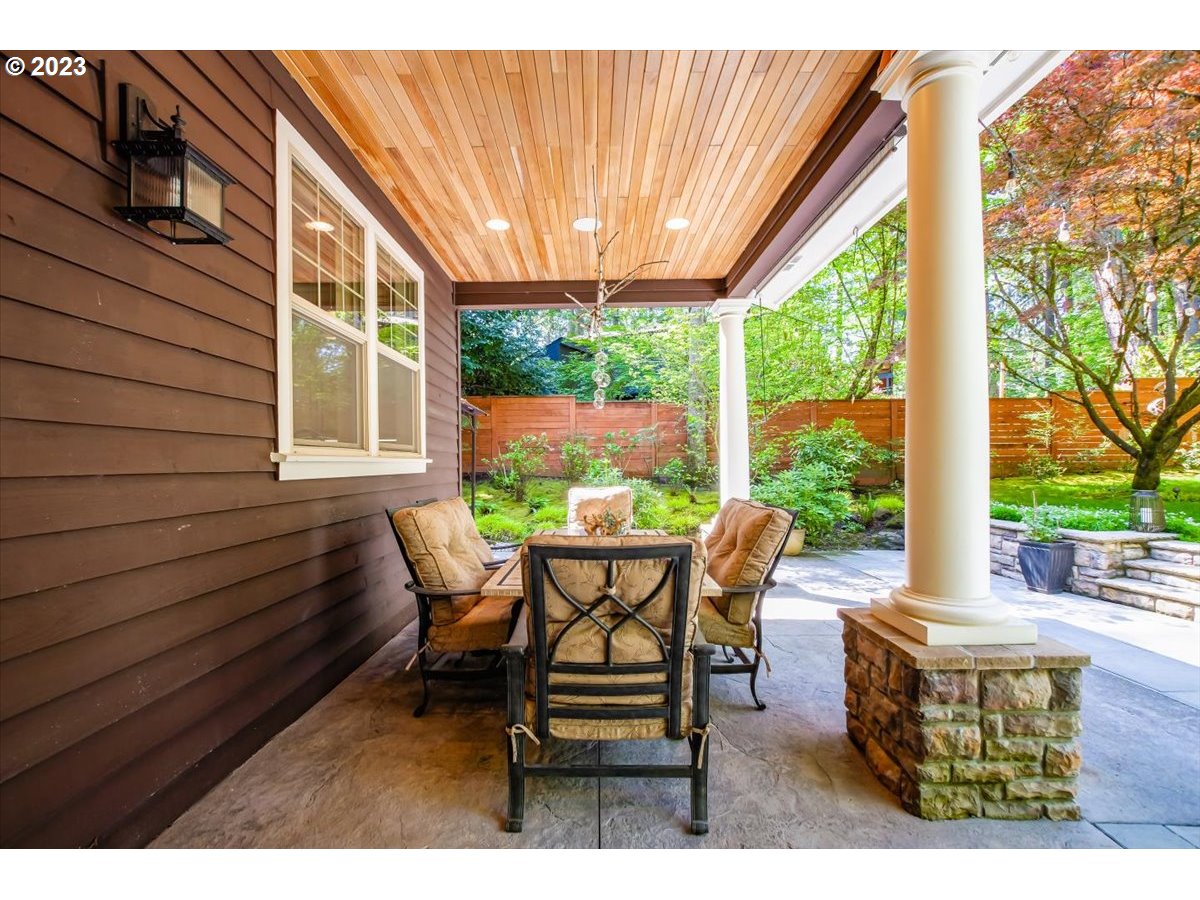 17269 Bryant Road Lake Oswego, OR 97035 - Photo 31 of 48 Gallery Image 31