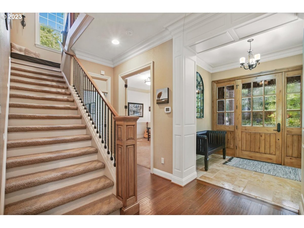 17269 Bryant Road Lake Oswego, OR 97035 - Photo 4 of 48 Gallery Image 4