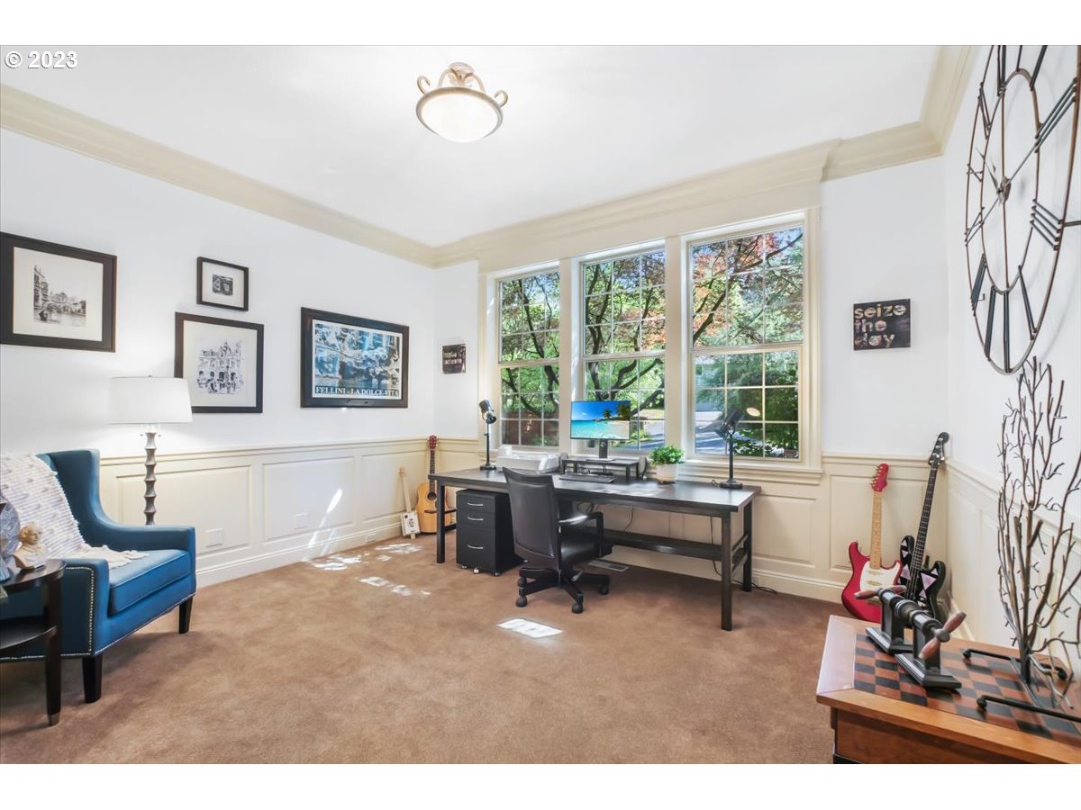 17269 Bryant Road Lake Oswego, OR 97035 - Photo 5 of 48 Gallery Image 5