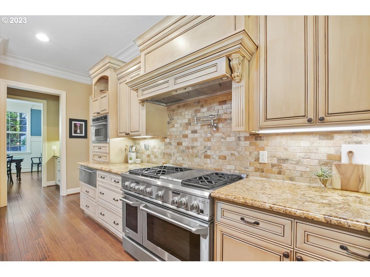 17269 Bryant Road Lake Oswego, OR 97035 - Photo 9 of 48 Gallery Image 9