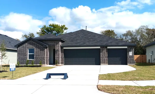 $323,990 | 135 Wildflower Lane, Dayton, TX 77535