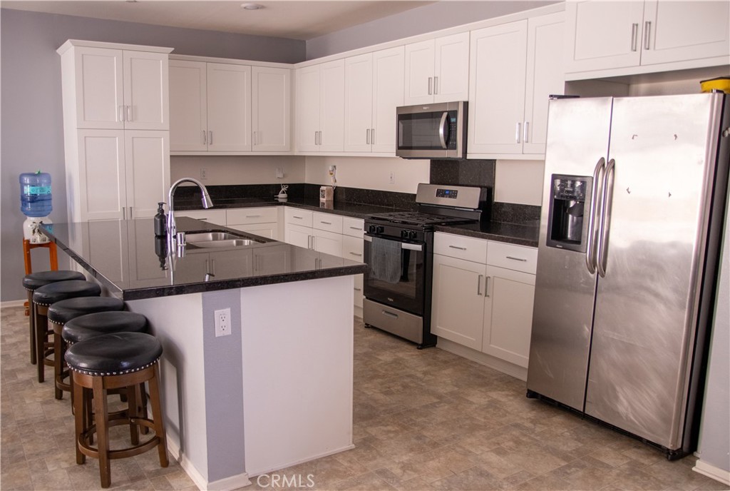 1766 Park Place Riverside, CA 92501 - Photo 9 of 37