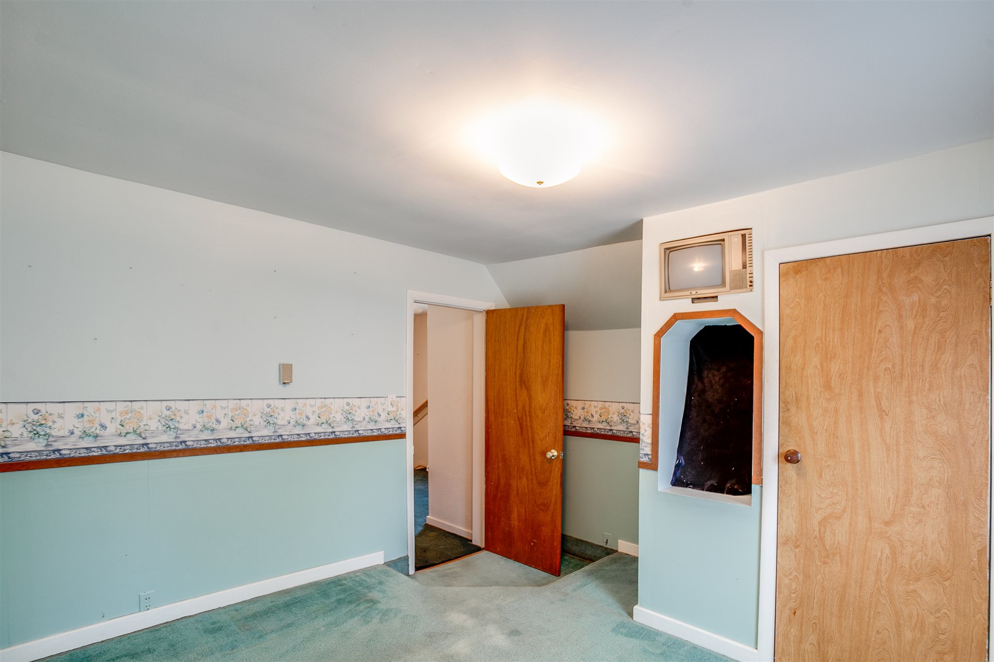 2018 Bertrand Street South Bend, IN 46628 - Photo 15 of 24 Gallery Image 15
