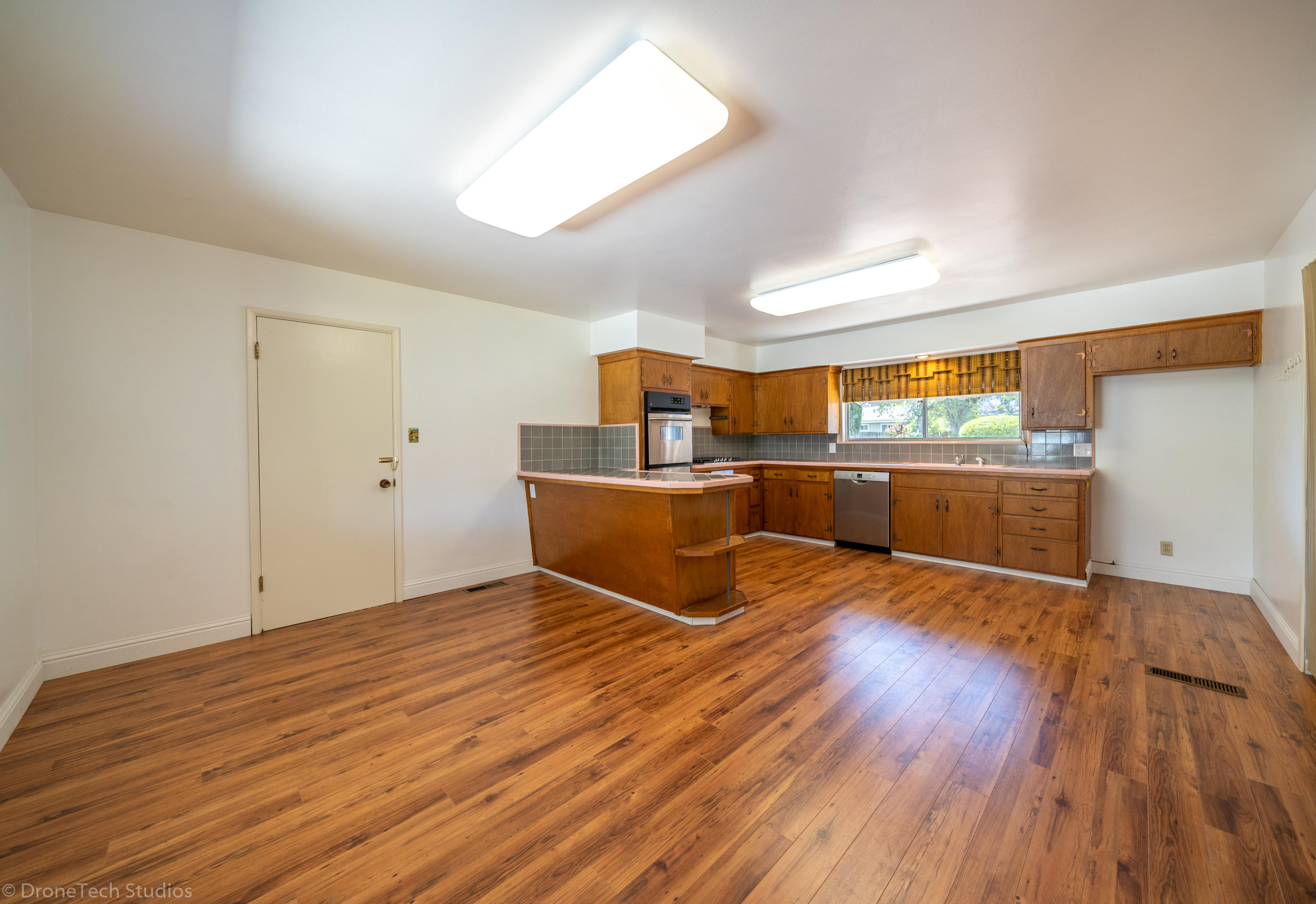 1703 Ridge Drive Redding, CA 96001 - Photo 13 of 49 1703 Ridge Dr-13