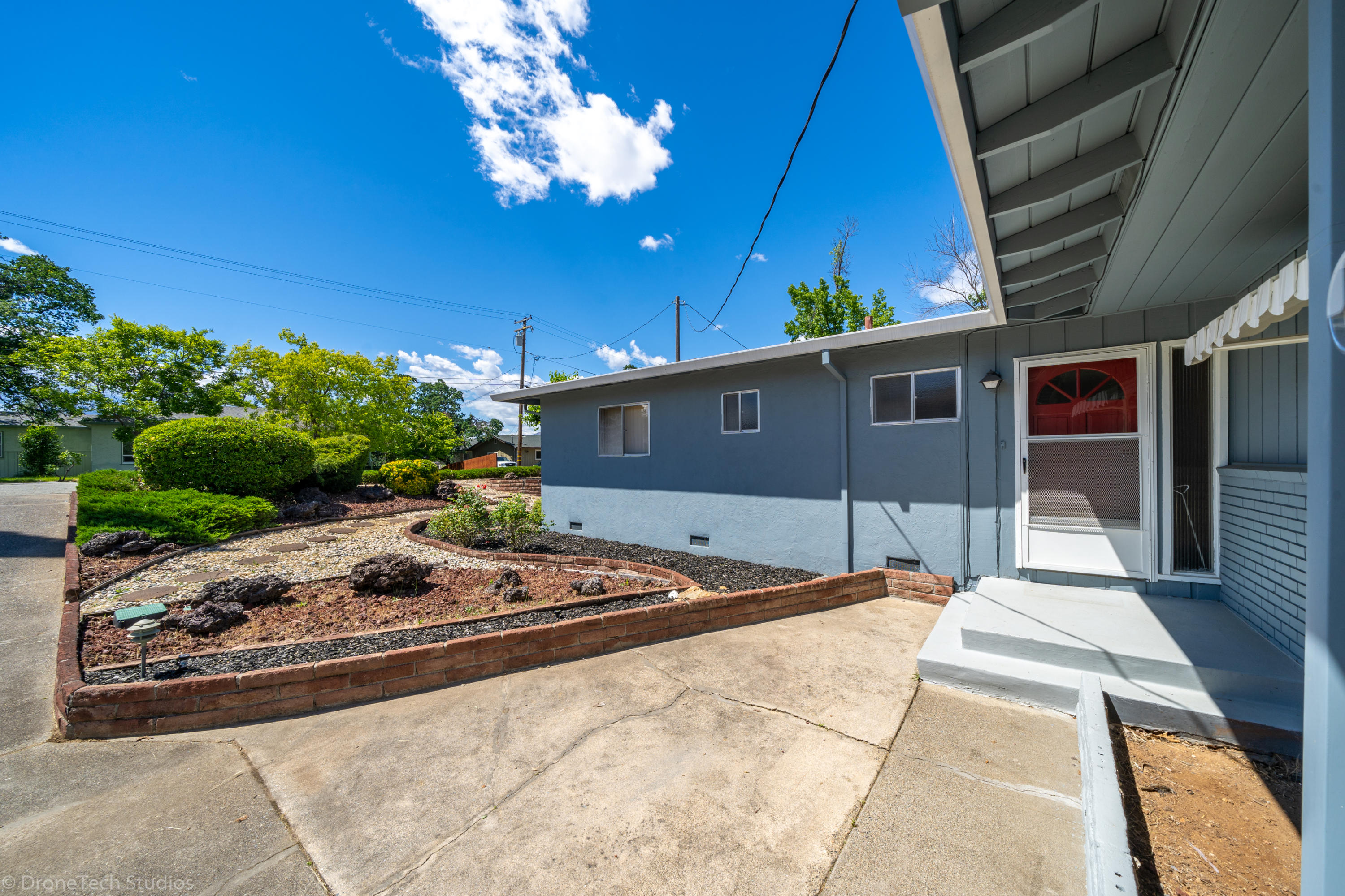 1703 Ridge Drive Redding, CA 96001 - Photo 6 of 49 1703 Ridge Dr-6
