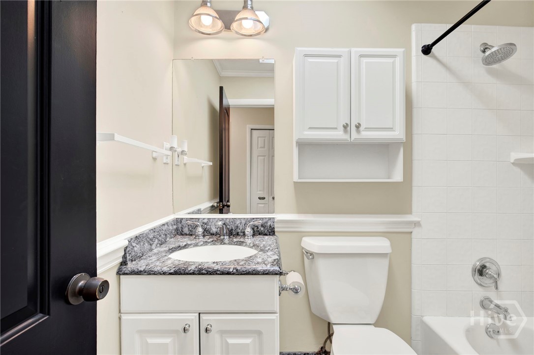 102 Jacquelyn Drive Savannah, GA 31406 - Photo 25 of 40 Guest Bathroom