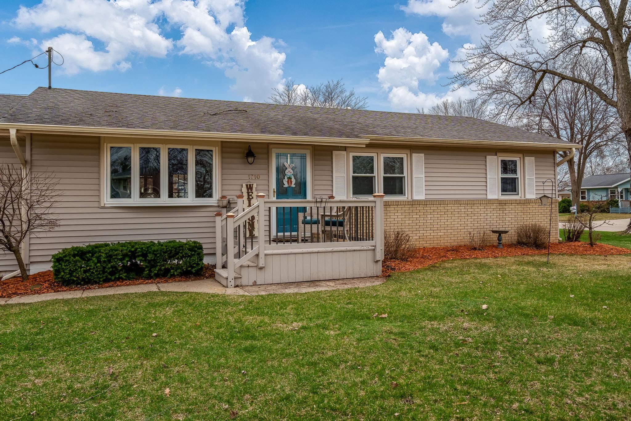 1710 Sumac Court Beloit, WI 53511 - Photo 3 of 44