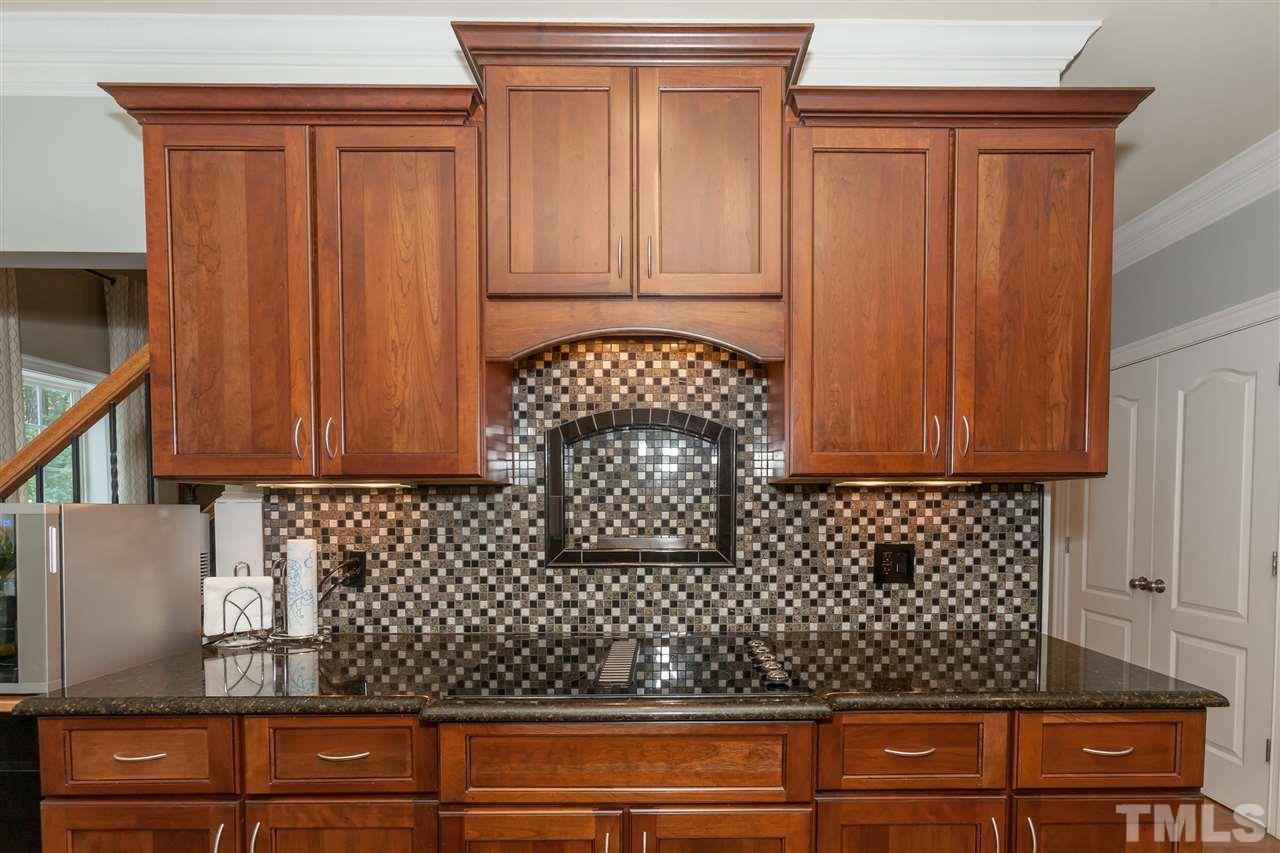 4315 Oakthorne Way Raleigh, NC 27613 - Photo 4 of 15