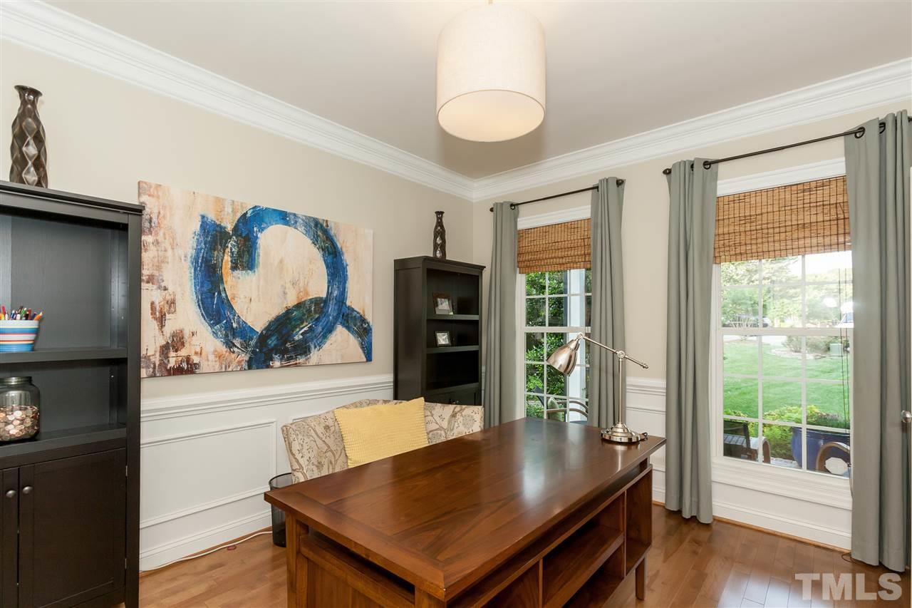 4315 Oakthorne Way Raleigh, NC 27613 - Photo 9 of 15