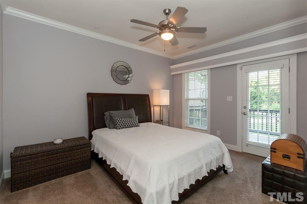 4315 Oakthorne Way Raleigh, NC 27613 - Photo 10 of 15