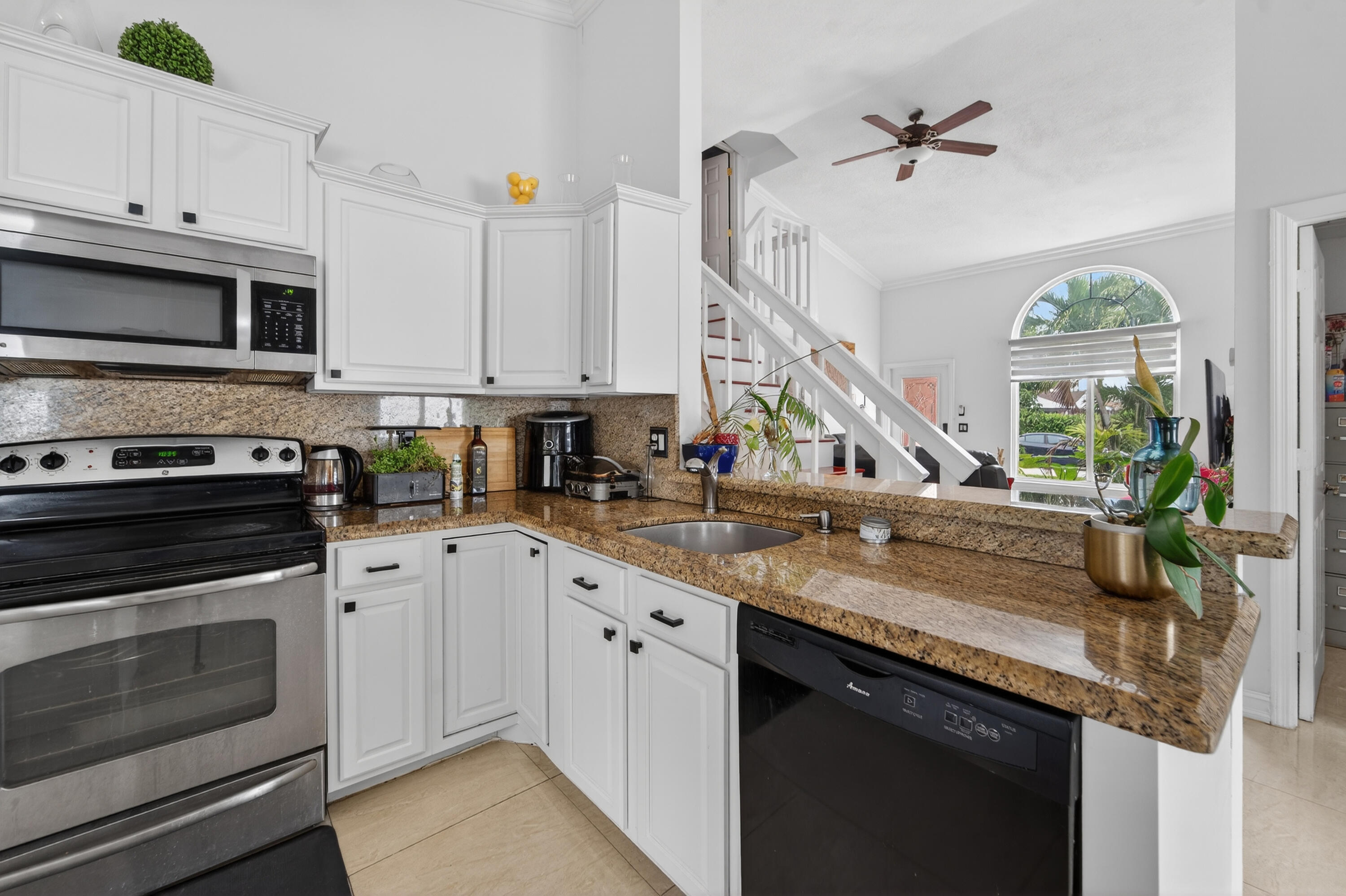 8208 Scenic Turn Boca Raton, FL 33433 - Photo 10 of 46 020526-86