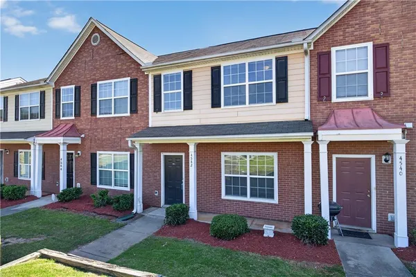 $215,000 | 4542 Parkview Square, Atlanta, GA 30349