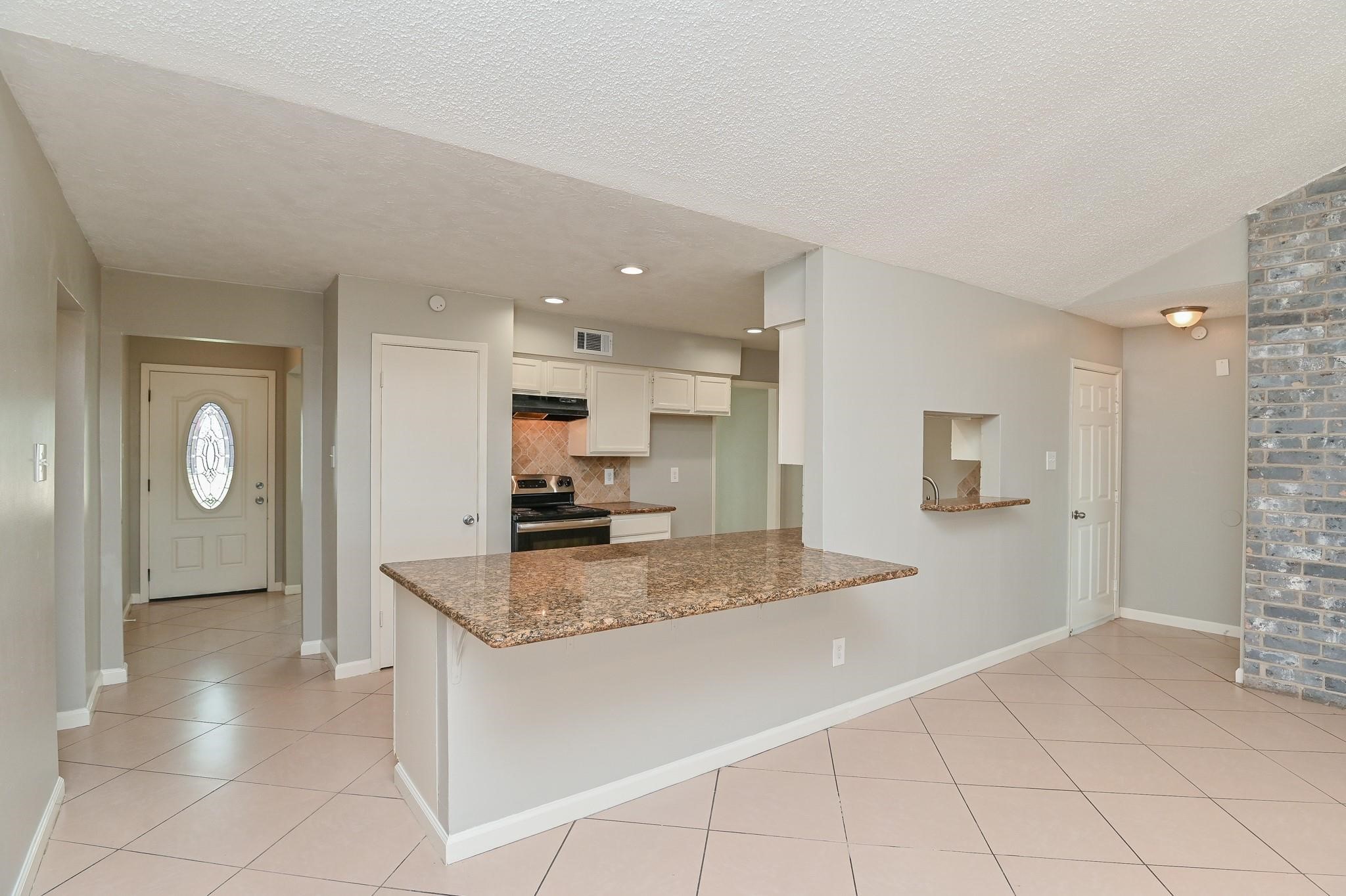 10019 Overview Drive Sugar Land, TX 77498 - Photo 12 of 30