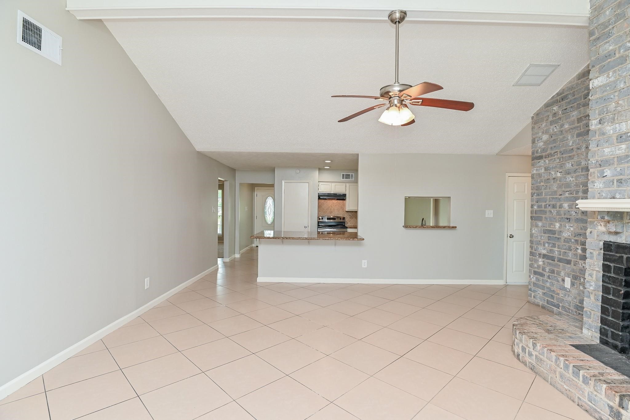 10019 Overview Drive Sugar Land, TX 77498 - Photo 9 of 30