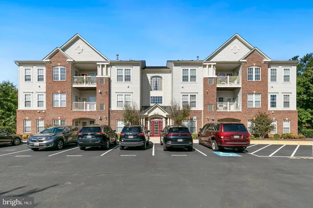 $2,400 | 6214 Westchester Park Drive, Unit 402F, College Park, MD 20740