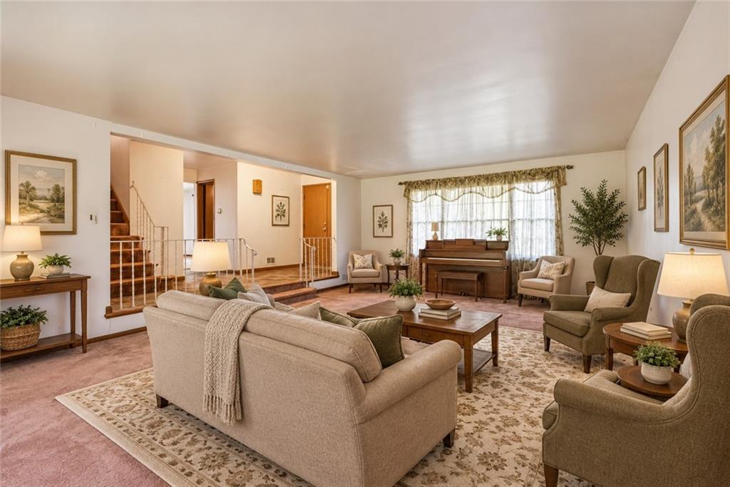 480 Roosevelt Road Pittsburgh, PA 15237 - Photo 6 of 44 Gallery Image 6