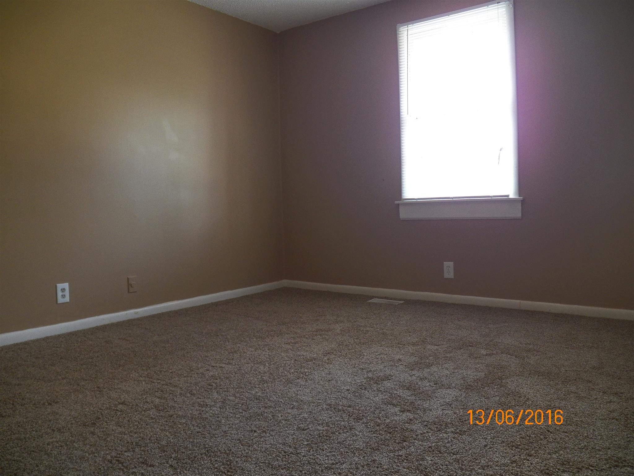 2901 Anderson Road Nashville, TN 37217 - Photo 9 of 20 an empty room with a window
