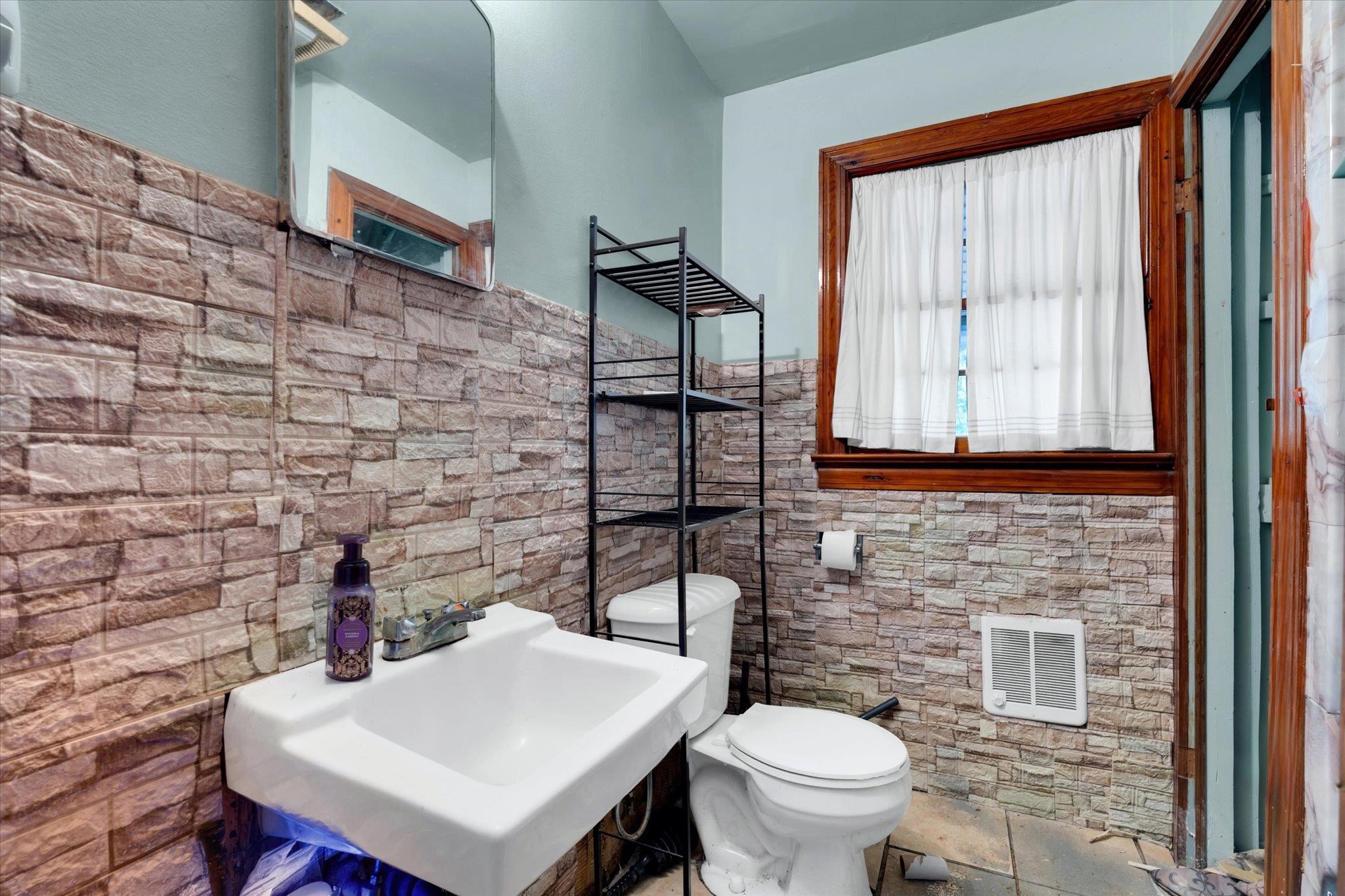 211 Piney Road Greenville, SC 29611 - Photo 22 of 28 Gallery Image 22