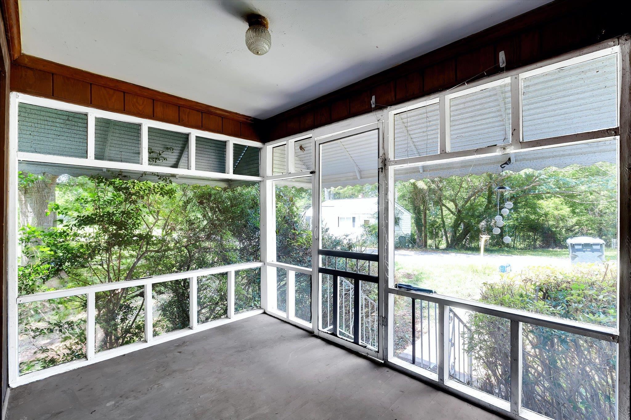 211 Piney Road Greenville, SC 29611 - Photo 4 of 28 Gallery Image 4