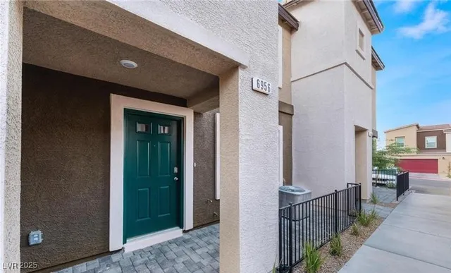 $1,940 | 6956 Honor Hill Street, Las Vegas, NV 89166