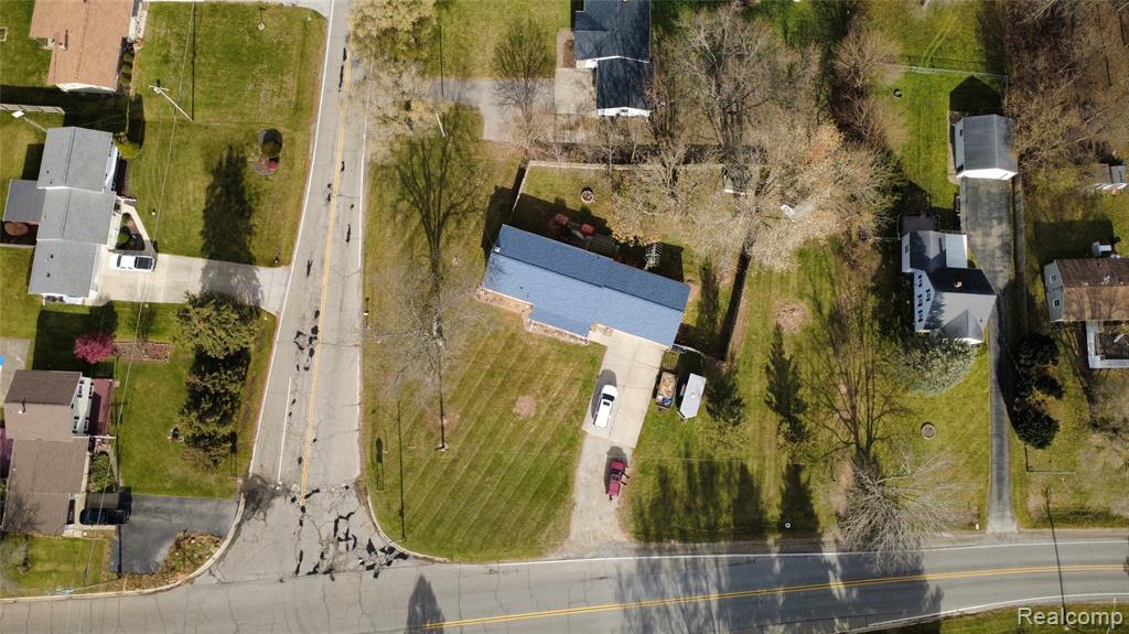 7017 East Coldwater Road Davison, MI 48423 - Photo 3 of 29