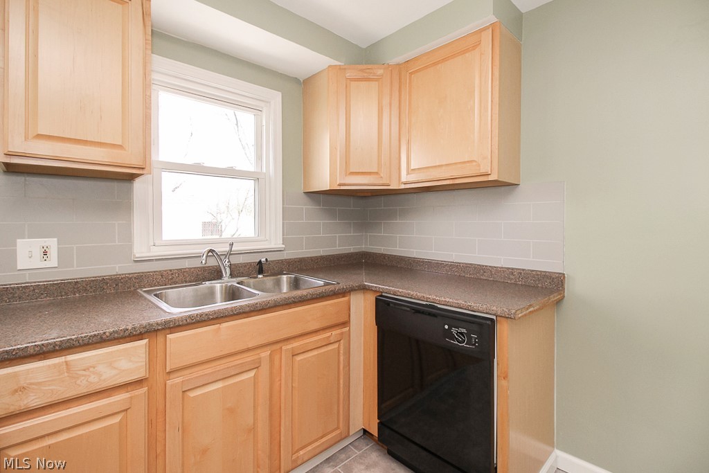 13719 Granger Road Cleveland, OH 44125 - Photo 5 of 35