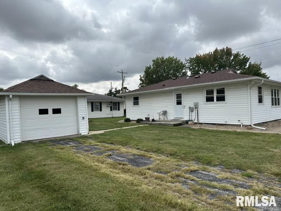 208 Congress Street Golden, IL 62339 - Photo 2 of 13 Gallery Image 2