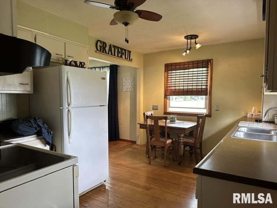 208 Congress Street Golden, IL 62339 - Photo 6 of 13 Gallery Image 6
