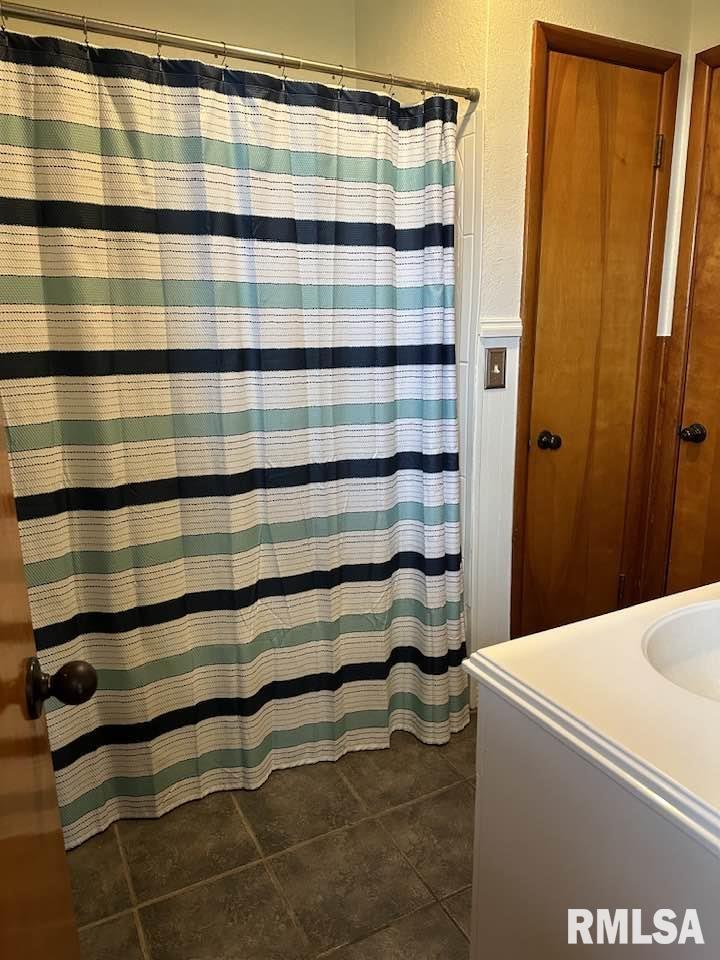 208 Congress Street Golden, IL 62339 - Photo 7 of 13 Gallery Image 7