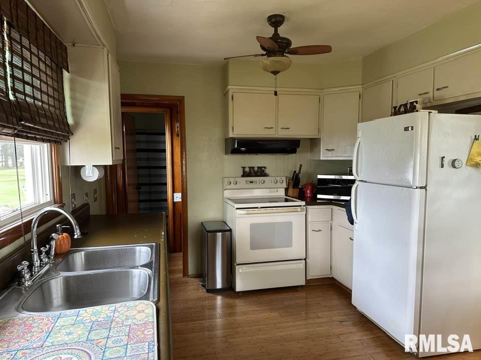 208 Congress Street Golden, IL 62339 - Photo 8 of 13 Gallery Image 8