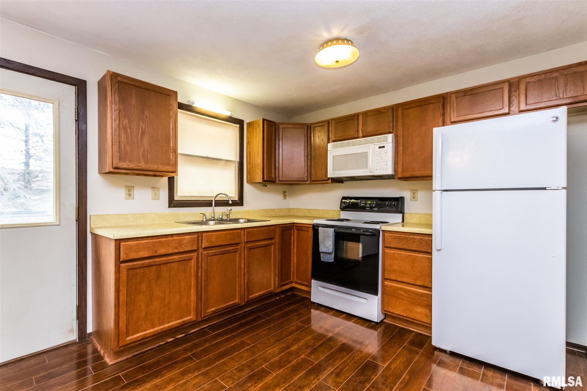 4438 West Castleton Road Peoria, IL 61615 - Photo 11 of 43 Gallery Image 11